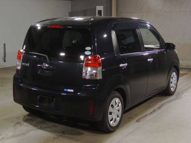 Toyota Spade 2016