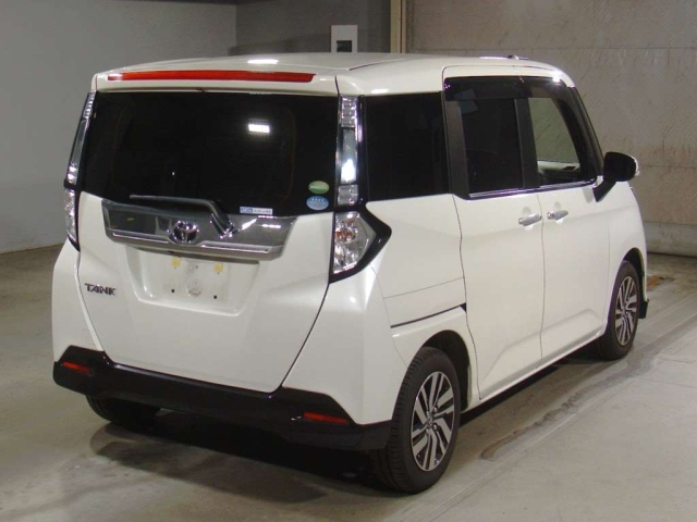 Toyota Tank 2017