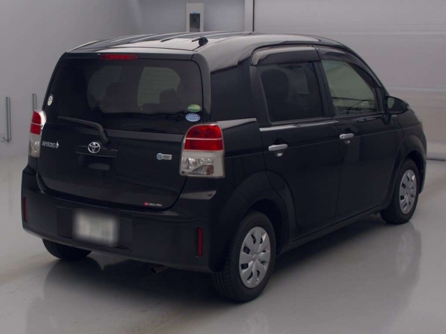 Toyota Spade 2014