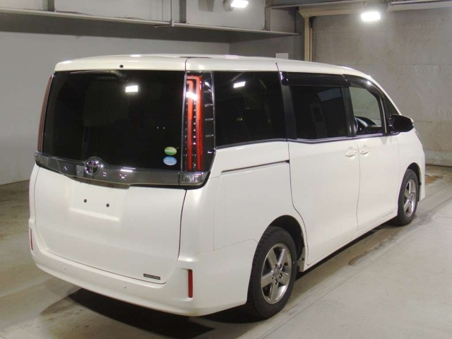 Toyota Noah 2019