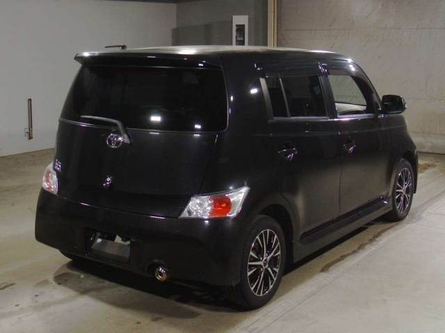 Toyota bB 2012
