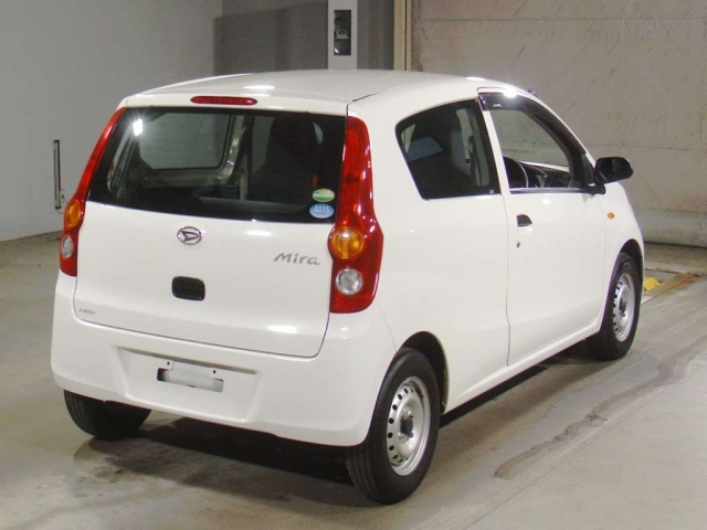 Daihatsu Mira 2016