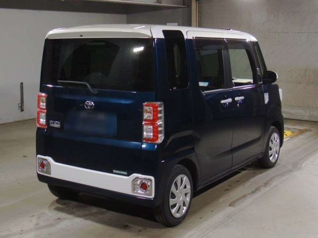 Toyota Pixis Mega 2021