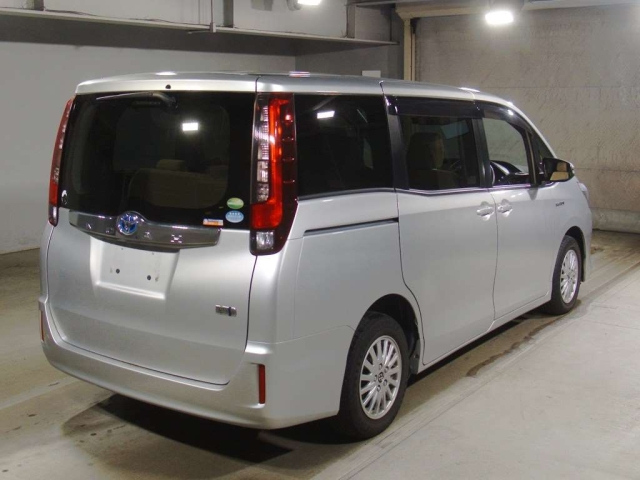 Toyota Noah 2014